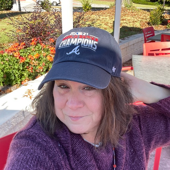 Meet your Posher, Laura - Picture 2 of 3